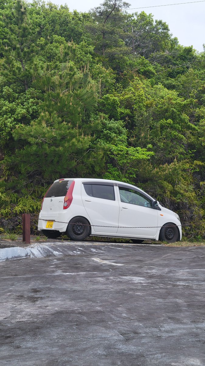 ミラに車高調付けて廃別荘地を探索するなど
雪ドリから生還して足車にされてたミラ
車高調が手に入ったおかけでちょっとｶｯﾁｮになった