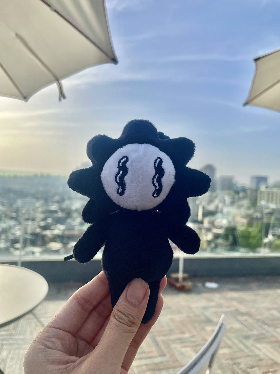 I already have my fav’s mascot right here - Mr. Daisy, with a signature touch from the artist. *chef kiss* 😘