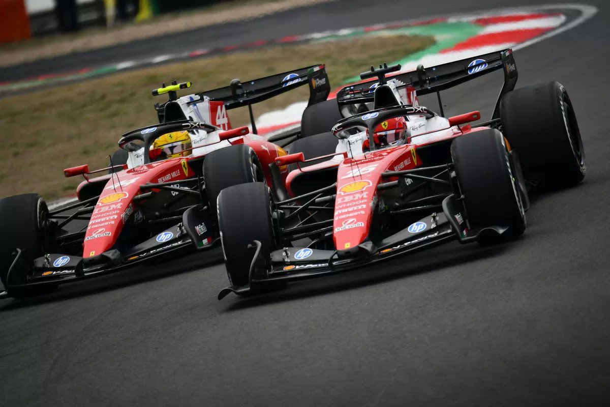 🔴 EXCL : END OF THE DAY 🏁

Charles completed 19 laps this morning with the SF-26 Miami spec, setting a best time of 1:27.138.

Lewis completed 20 laps in the SF-26 Miami spec, with a best time of 1:26.585!

Both drivers covered 100 km each. Next stop: MIAMI!!!!!! 🇺🇸

#F1