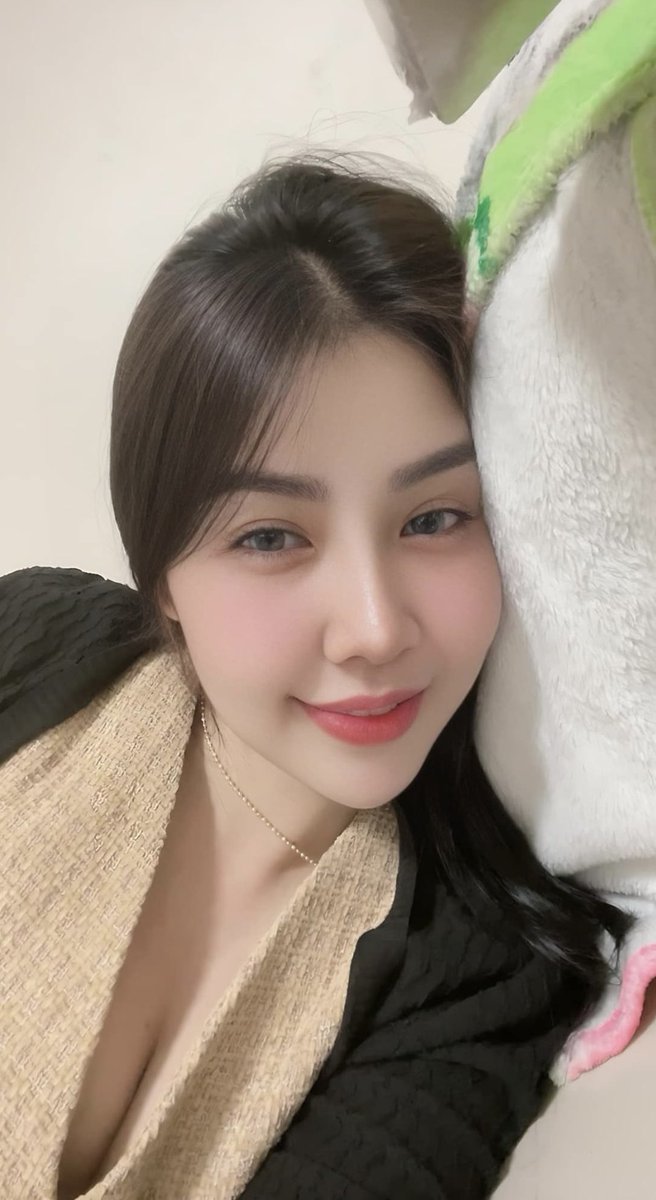 มิว มิว. tweet media