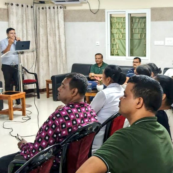 painfreeodisha's tweet photo. Conducted an Awareness Seminar on Pain Management at @compositehospi2,Bhubaneswar.
Emphasized early diagnosis, ergonomics &amp; specialized pain care for long-term musculoskeletal health and operational readiness.

#PainManagement #CRPF #ArmedForcesHealth #drshovan https://t.co/AMxrAHrm6o