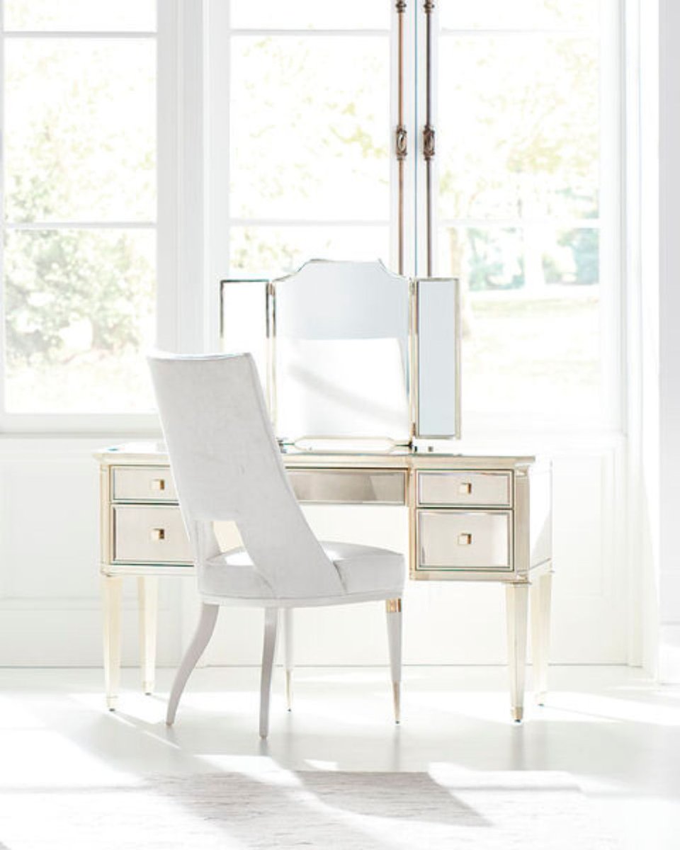 SedlakInteriors's tweet image. Start (and end) your day beautifully 🌸

The Reflective Thoughts vanity by Caracole creates a calm, elegant self-care space. amst.site/p2fA3VzN 

📍 See it in Solon at Sedlak Interiors

#SedlakInteriors #BedroomInspo #LuxuryLiving #NEOhio