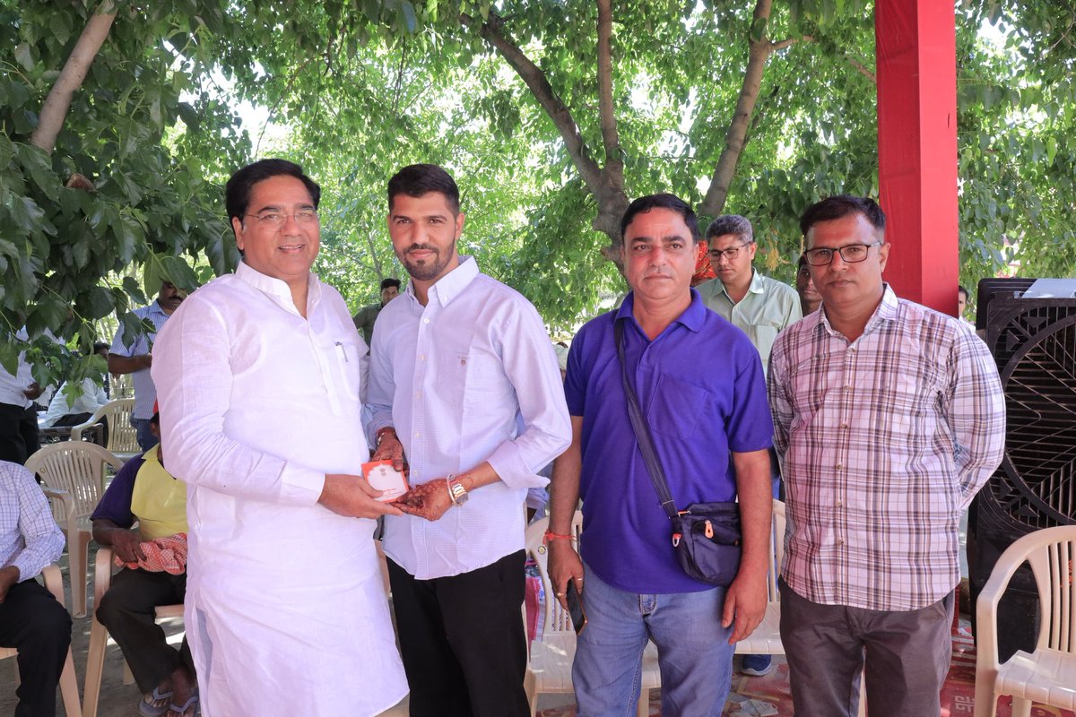 SureshRawatIN's tweet image. पुष्कर विधानसभा में क्षेत्र के परिवारजनों के आयोजित विभिन्न मांगलिक कार्यक्रमों में सम्मिलित होकर हार्दिक बधाई और शुभकामनाएं प्रदान की।

#SSR #Pushkar