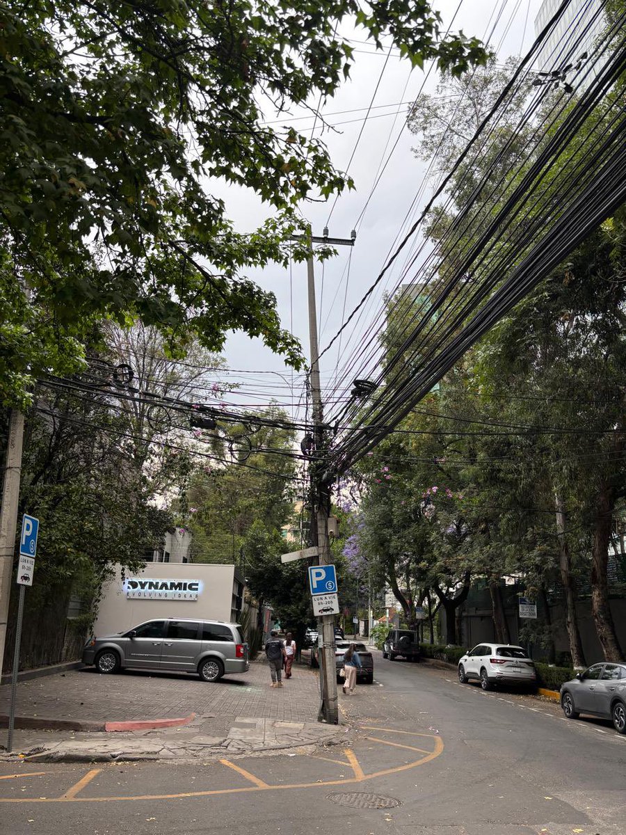 pilfernandez's tweet image. ‼️‼️‼️Dia 23‼️‼️‼️ 

  Y!!!!!!……….👇👇👇🖐️🖐️
CONTANDO LA INEPTITUD @ClaraBrugadaM @Ceci_vadillo @GustavoGarciaMH de @mauriciotabe @cesar_m_garrido PONGAN ORDEN A #telmex #izzy y todas estas compañías IRRESPONSABLES @carlosslim @RicardoBSalinas 

EL PROBLEMA DEL CABLEADO esta