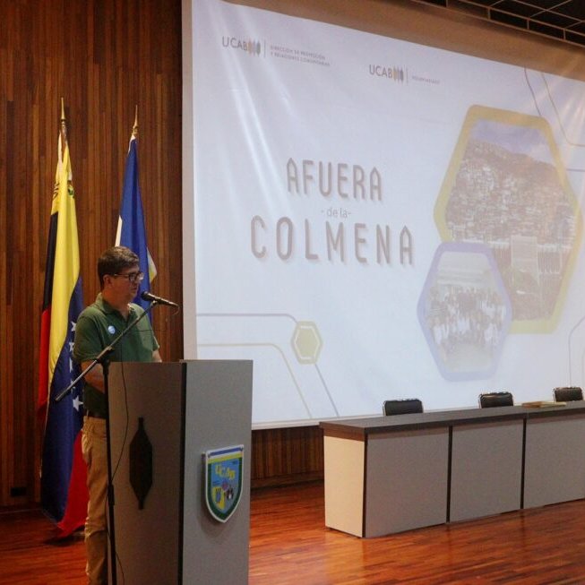 Extensión Social UCAB tweet media