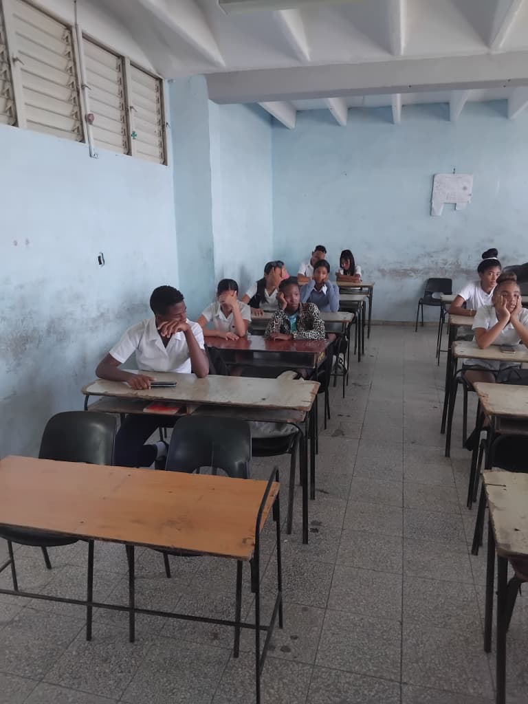 EEJAMCaimanera's tweet photo. La EE Julio A Mella impulsa la orientación vocacional en la S B Pavel Rojo, como garantía de continuidad de estudios en la enseñanza especial.  
Un trabajo inclusivo y profesional que asegura el relevo y abre caminos hacia el futuro.  #EducaciónEspecialCaimanera
#100AñosConFidel https://t.co/rVu70N4xfp