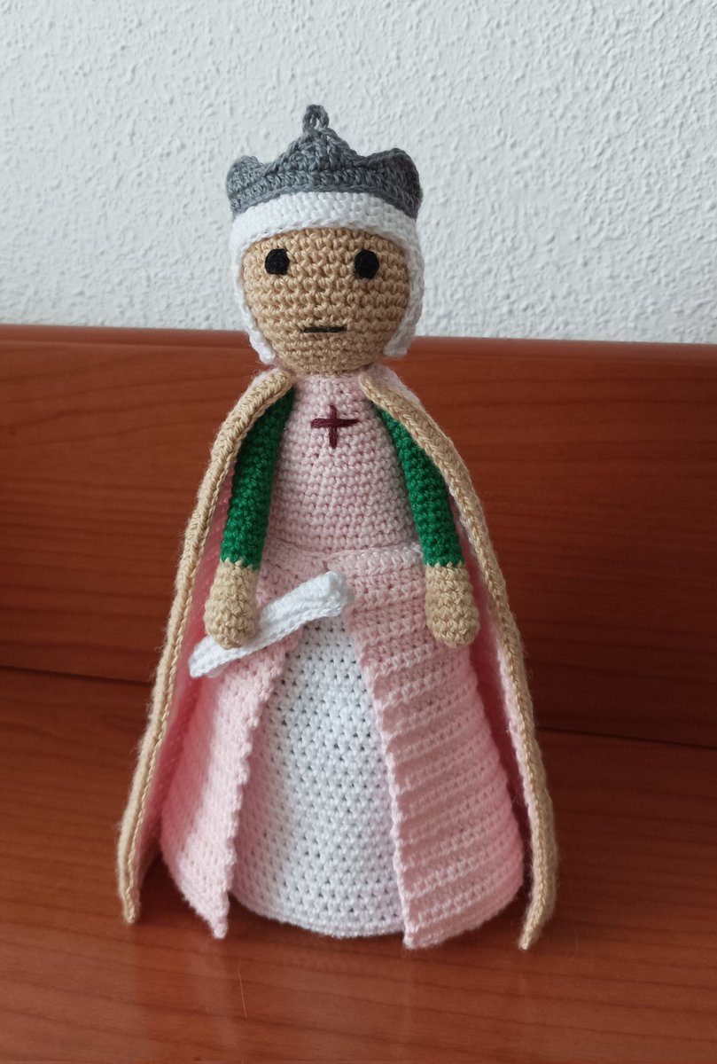 El 22 de abril de 1451, en Madrigal de las Altas Torres (Ávila), nacía Isabel I de Castilla, una de las figuras más decisivas de la historia de España.
#IsabellaCatólica 👑
#ganchillo #amigurumi