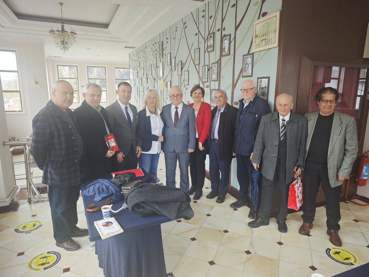 ahmeterdemli's tweet photo. İstanbul’un Sarıyer ilçesinde, Atatürkçü Düşünce Derneği (ADD) tarafından organize edilen ve Sayın Cemil Kılıç’ın konuşmacı olarak katıldığı 'Atatürk ve Türkçenin Işığı' konulu konferansa katılım sağladık. Kıymetli bilgilerini bizlerle paylaştığı için hocamıza teşekkür ederiz. https://t.co/fY8ya1vIdv