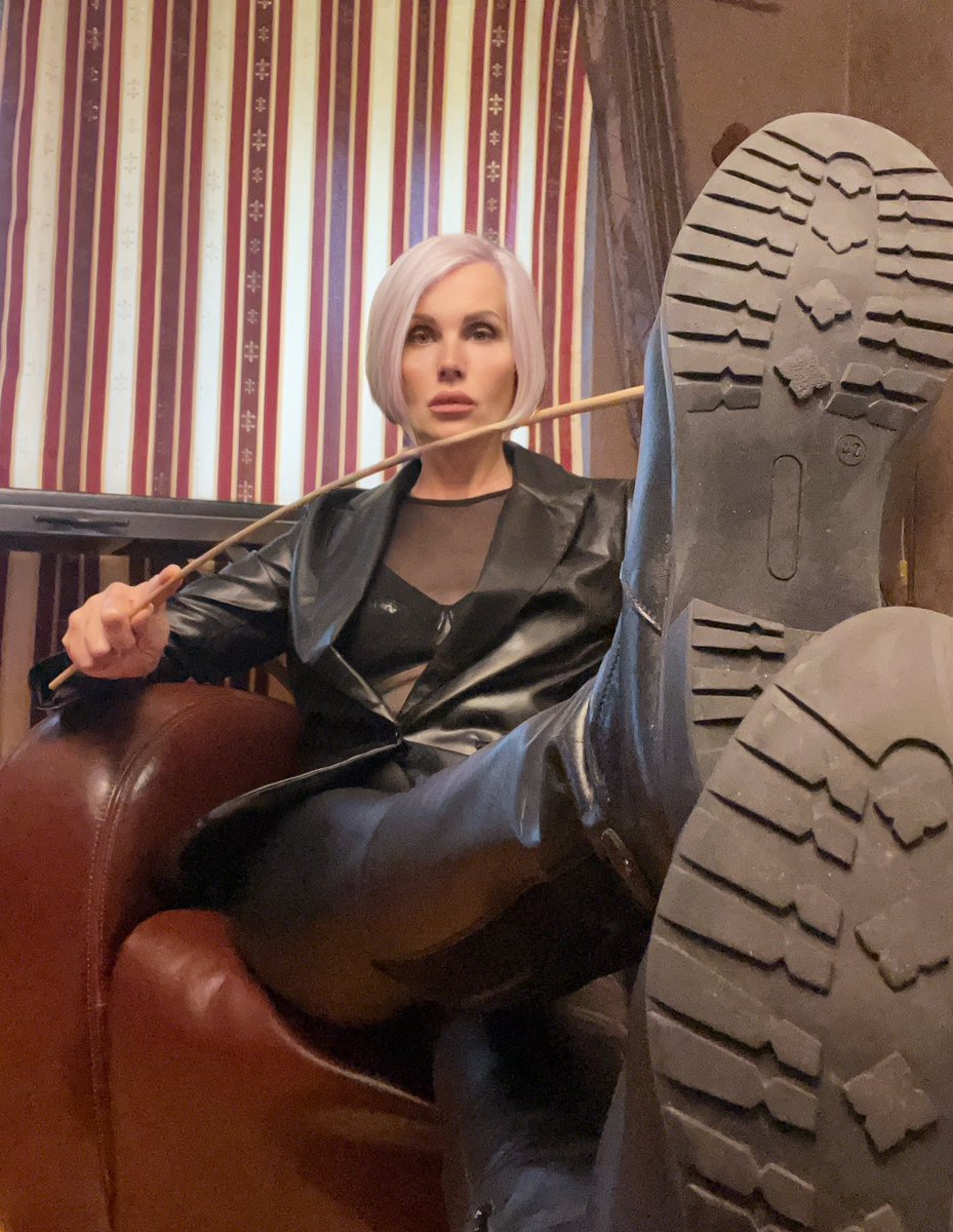 Empress Helen Bates tweet media