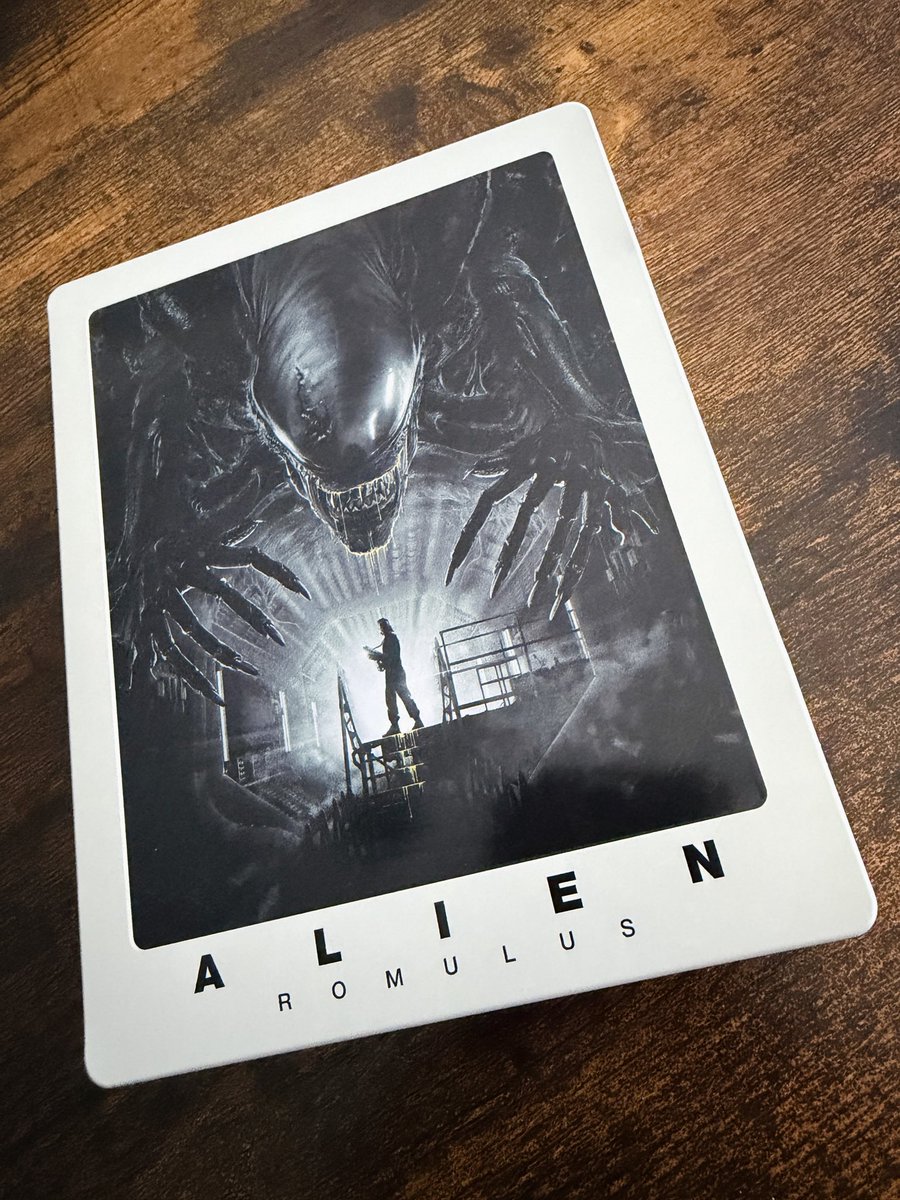 Ark4Lex's tweet image. La superbe réception du jour 🤩🎬
Wow, la beauté de ce Steelbook !!

#AlienRomulus