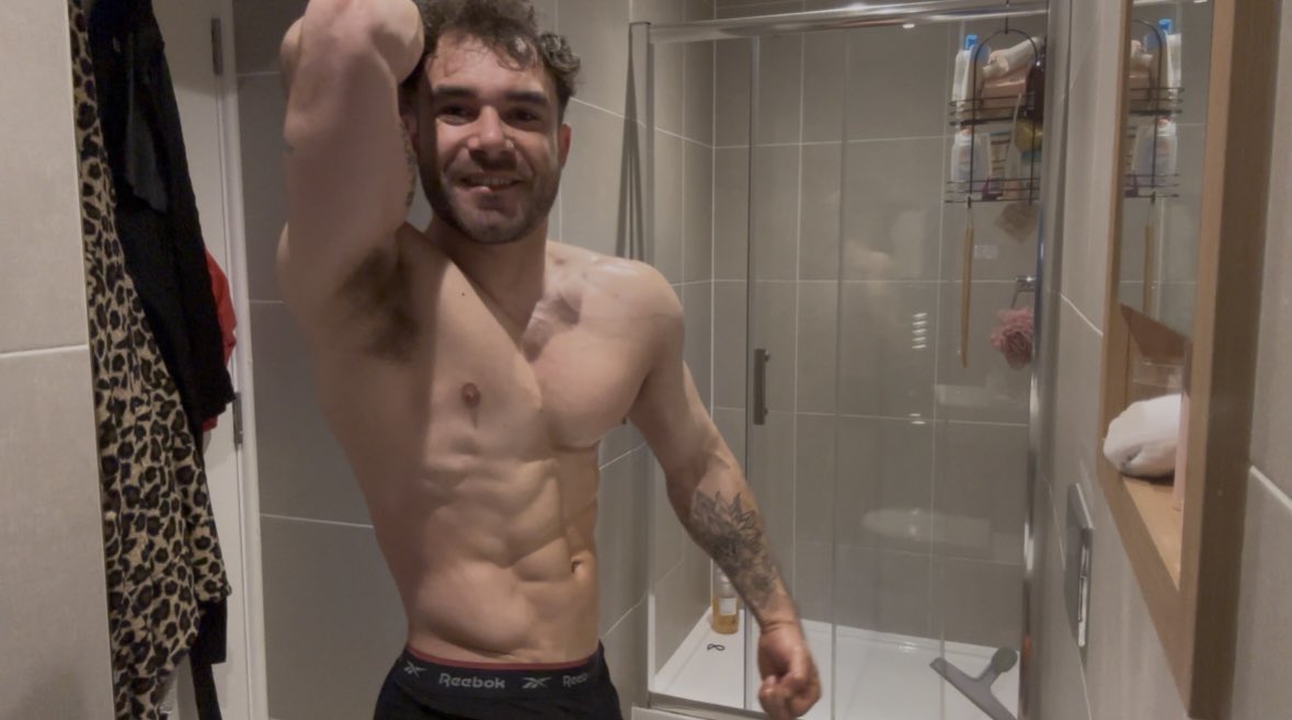 Mastermanley95's tweet photo. Things got a bit…out of hand in here😈🚿💦 https://t.co/iAnBTRngaW