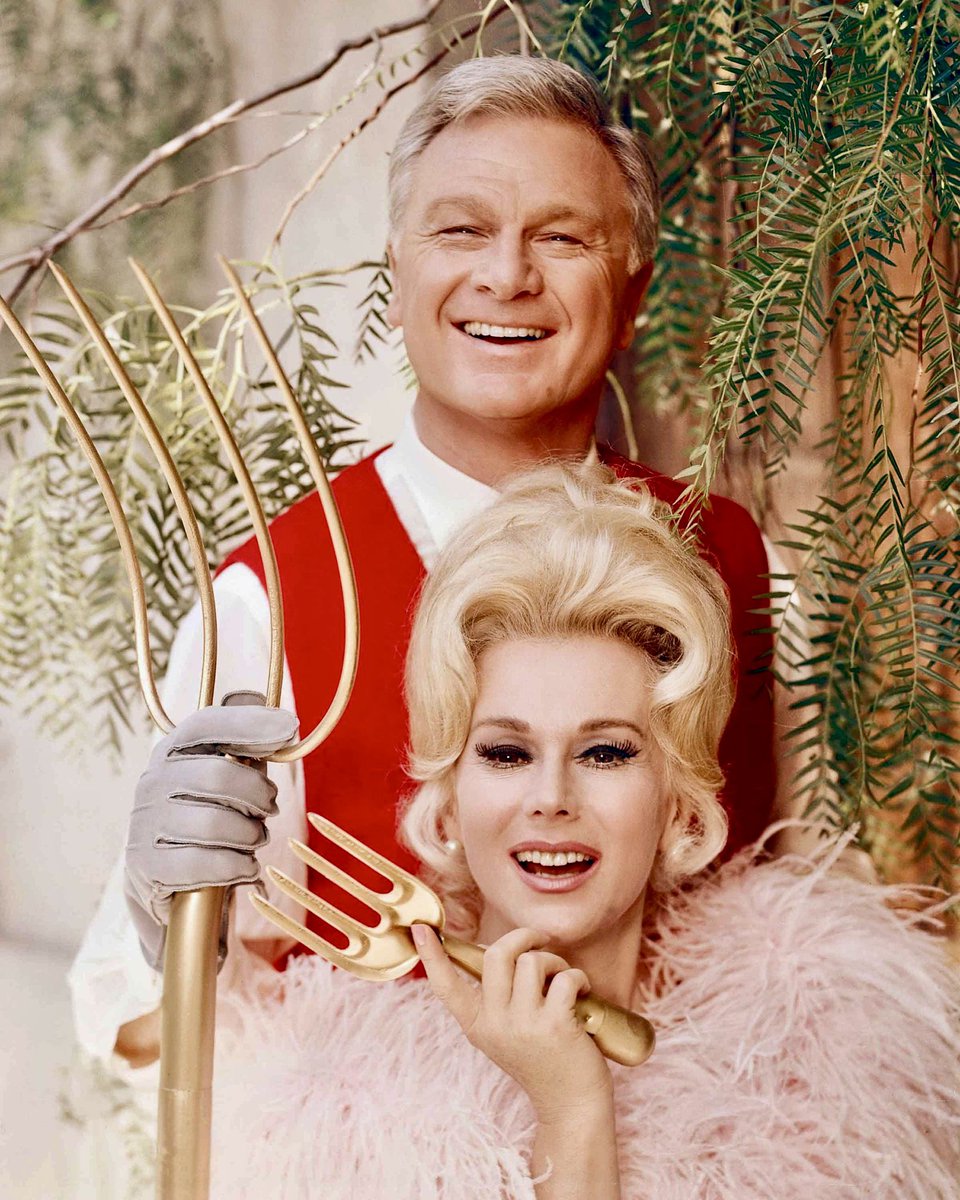 baileymarkham's tweet image. Eddie Albert #BOTD and Eva Gabor in a promotional still for their rural/surrealist TV comedy GREEN ACRES (1965). #classicstars #vintageTV