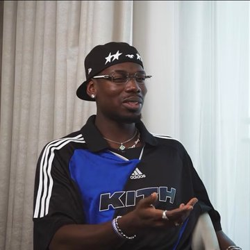 بول بوغبا عن كريم بنزيما: بنزيما كان في مستوى راقٍ جدًا من الطراز الرفيع".. "عندما أشاهده يلعب، لا يبدو مهووسًا بالتسجيل فقط، يمكنه صناعة الأهداف أيضًا بدون مشكلة. لكن لمسته وإنهاءه للفرص كل شيء يبدو سهلاً معه".. "يشبه بيرباتوف من الناحية الفنية، لكنه يملك أيضًا القدرة على التحرك، اللعب في المساحات الضيقة، وصناعة التمريرات. هذا النوع من المهاجمين نادر جدًا.. المصدر: موندو ديبورتيفو 