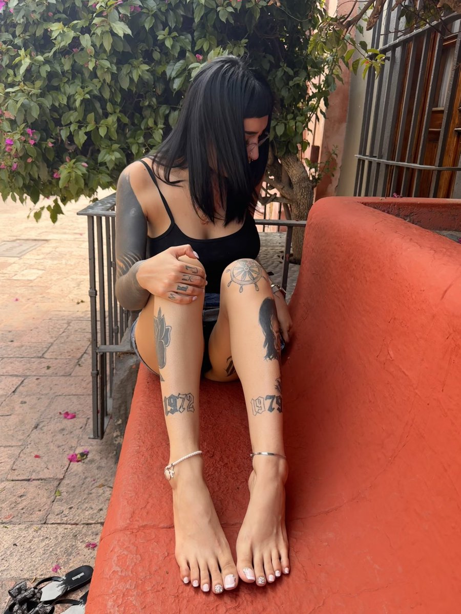 viankasoles's tweet photo. Would you worship me in public? https://t.co/zJ4cx6LvYR