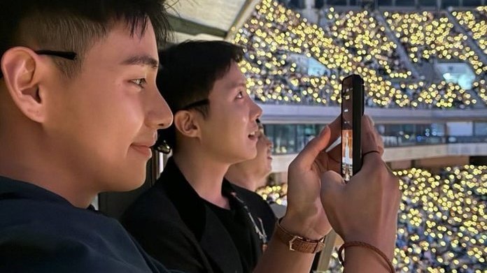 vhope love bot tweet media