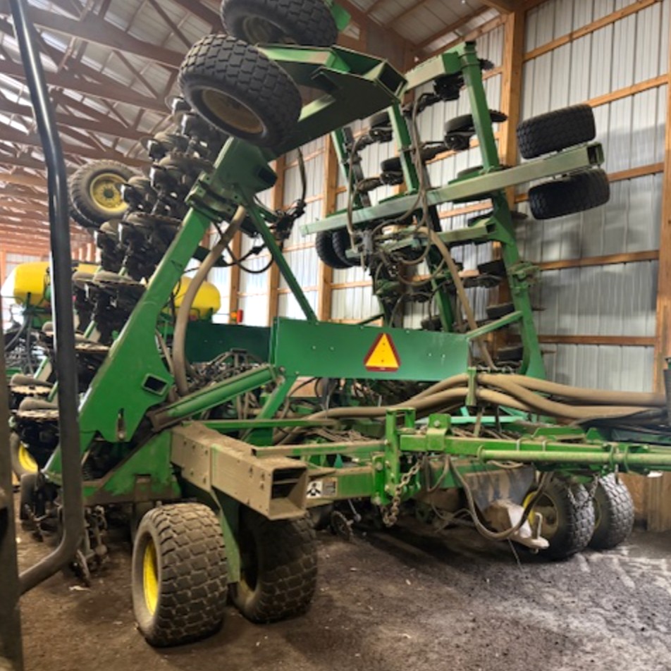 FBNFarmers's tweet image. #ForSale on #FBN Community | 
1890 Drill with Tow Behind Cart in MN

Drill rebuilt from front to rear. Blockage monitors, hydraulic drive units, stainless steel meters, tubes, and more!

Visit bit.ly/4tY1KuZ for more information.
#FarmersFirst #farmmachinery