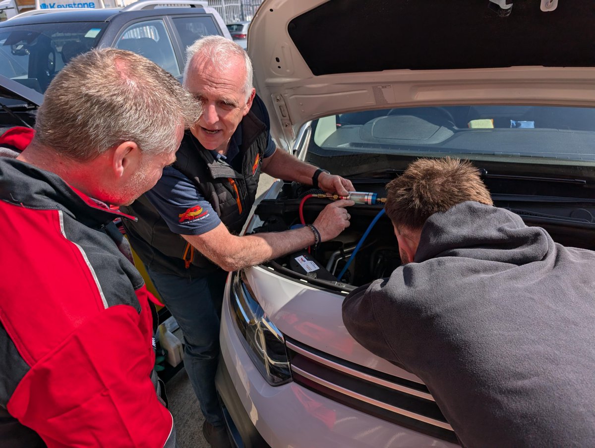 APAIRLtd's tweet image. 📸 Joining us for 2-days #cityandguilds #aircon #training, MY Agri Plant &amp;amp; Pro-Tech Vehicle Maintenance learned about environmental regs, identifying/preventing #refrigerant leaks, using recovery and service equipment and more before passing the exam to get #Fgas certified ❄️💪