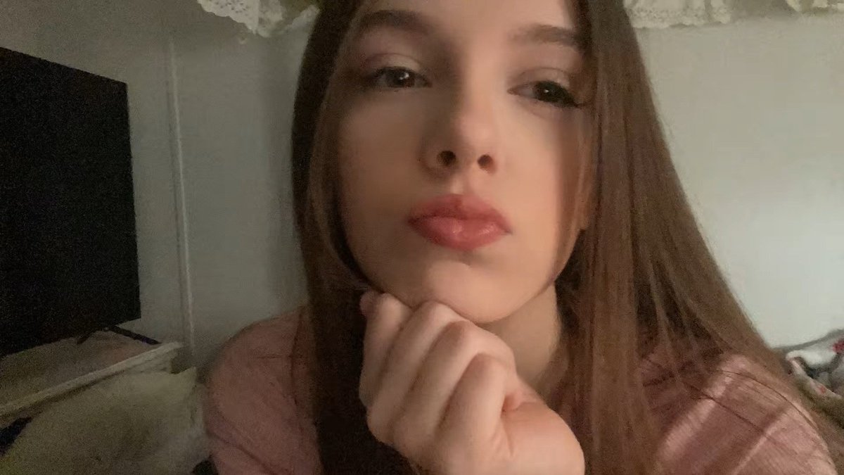 honeilx's tweet photo. Bored, bored, bored 🙄

Who's gonna pay me for my nails?

#paypig #walletdrain #findom https://t.co/eEvV4ygcnu