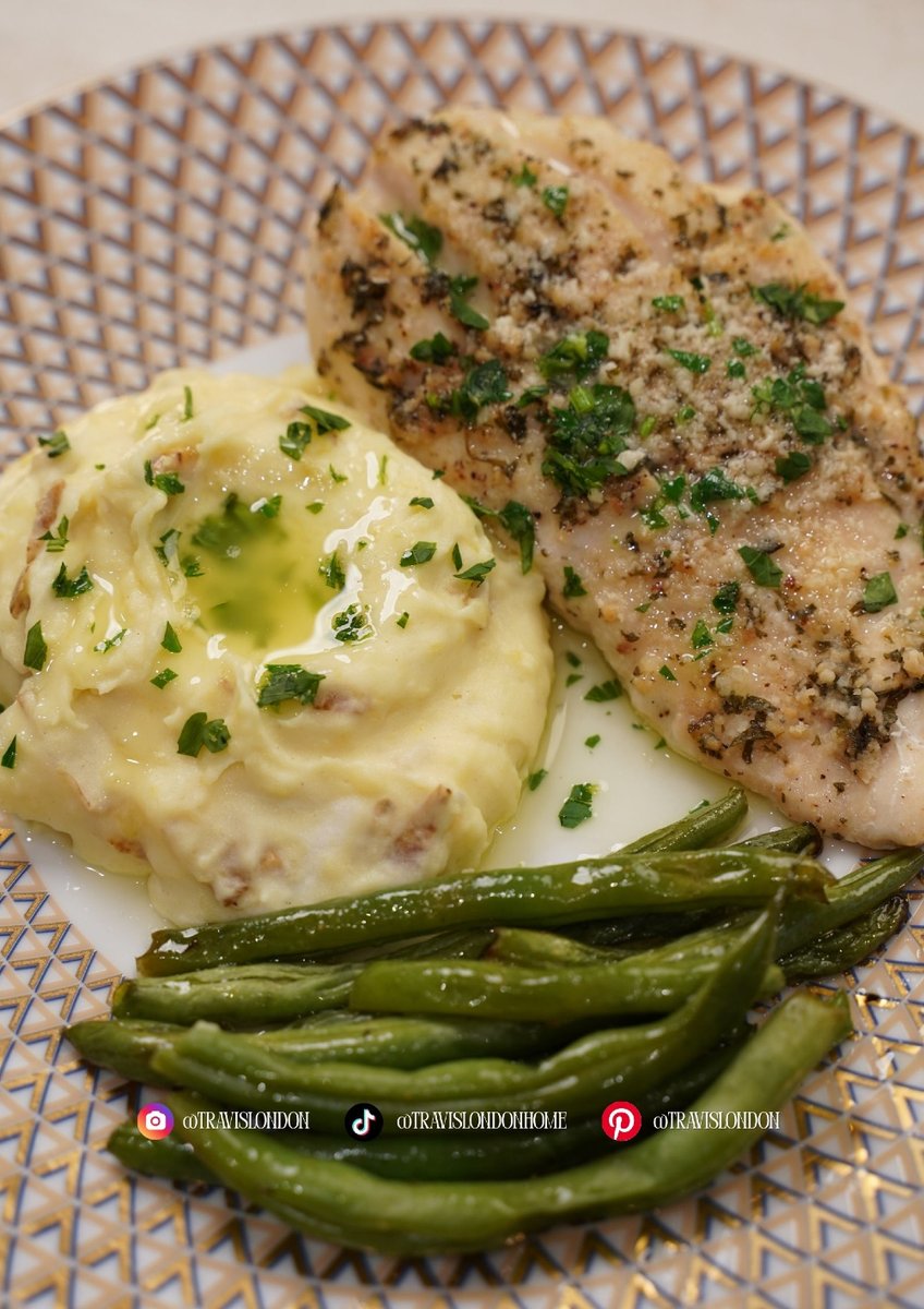 TLTravisLondon's tweet image. Juicy, buttery, garlicky… you NEED this tonight 🤤🍋
This lemon garlic butter chicken is made in one pan with simple ingredients and comes out so tender every time 🍗✨

Watch the full recipe here:
f.mtr.cool/qqqkkicpdl

#EasyDinner #ChickenRecipe #OnePanMeal