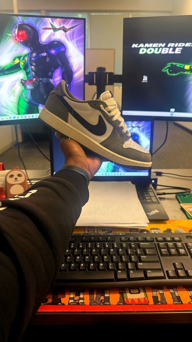 ChalupaBatmaan's tweet image. Today’s work kicks

Nike Air Jordan 1 Retro Low OG “Medium Olive” 

#nike #sotd #sneakerhead #aj1