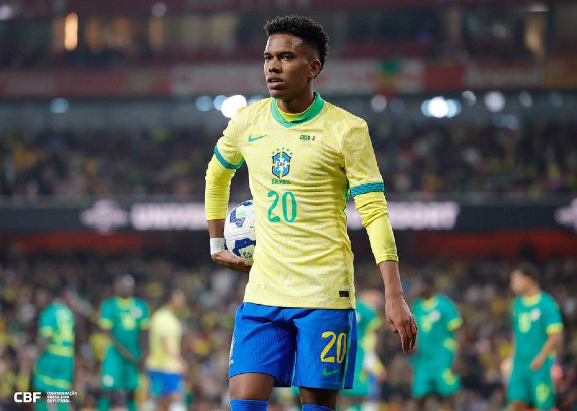 Estêvão sofre lesão de 4º grau na coxa esquerda. A lesão provavelmente encerra a temporada do atacante brasileiro pelo Chelsea.

Caso dique de fora do mundial, quem vocês levariam?