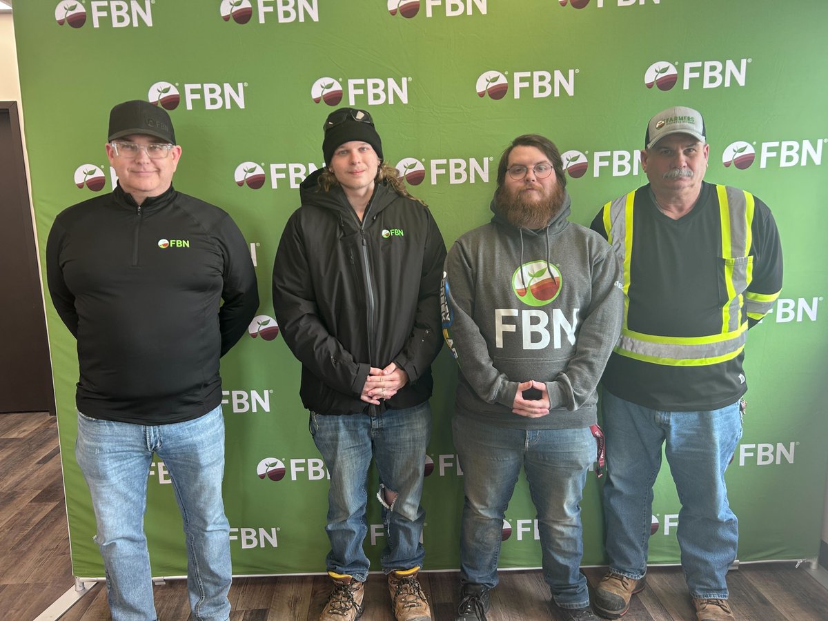 FBNFarmersCAN's tweet image. Meet the FBN Brandon warehouse crew!

We’re on the road to bring your crop protection products directly to your farm. Fast, local delivery from our shed to your yard.

See you soon! - vist fbn.com 👋

#CdnAg #ManitobaFarming #BrandonMB #FBN #Westman #MbAg