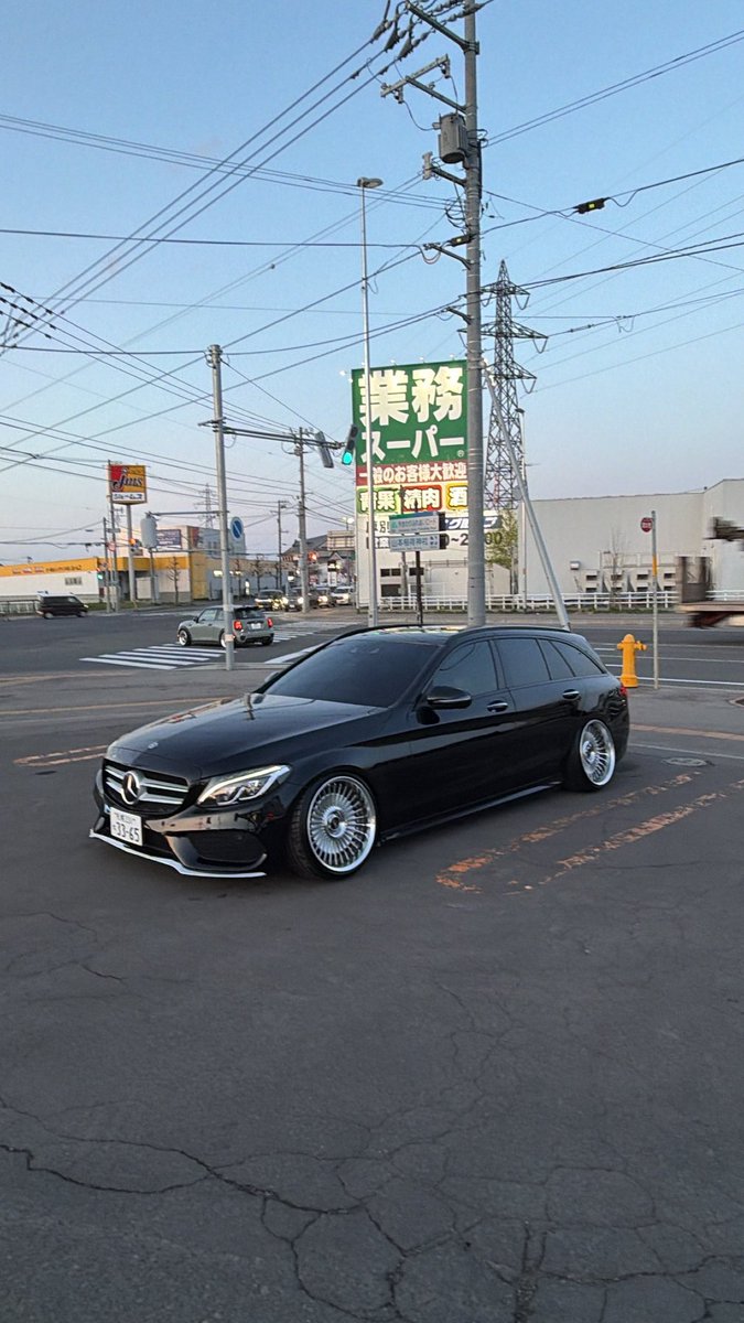 x_x_liil7's tweet photo. ローレルからベンツに乗り換えました!! https://t.co/OAb7Mqi3D7