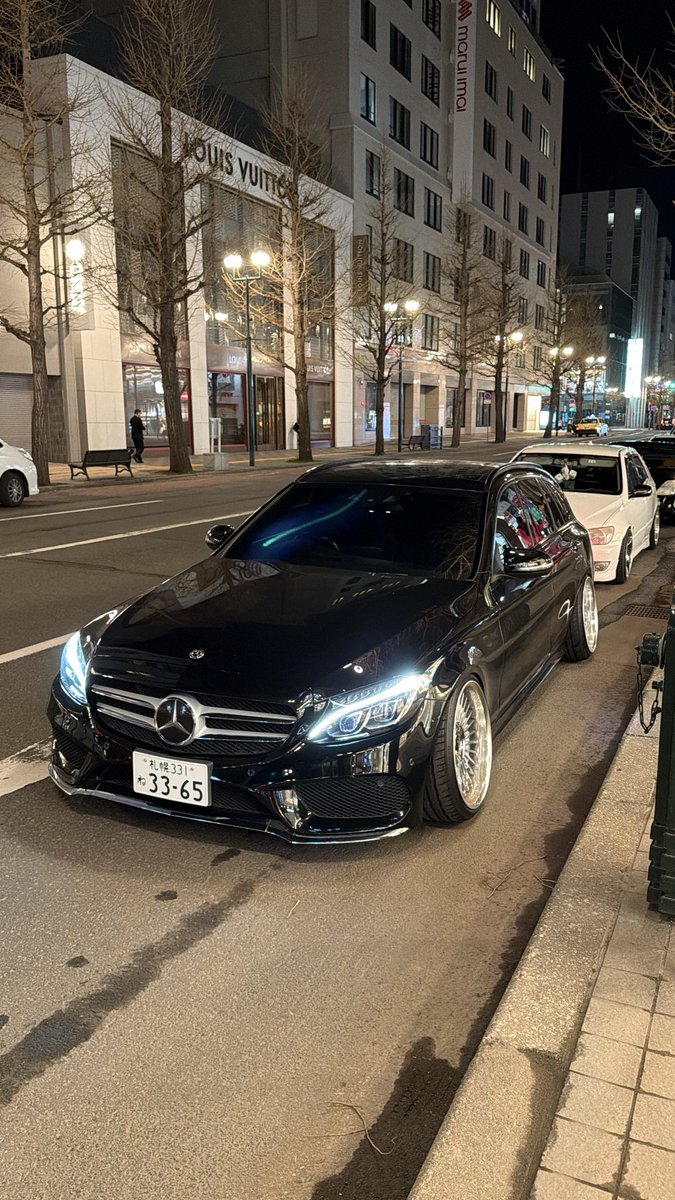 x_x_liil7's tweet photo. ローレルからベンツに乗り換えました!! https://t.co/OAb7Mqi3D7