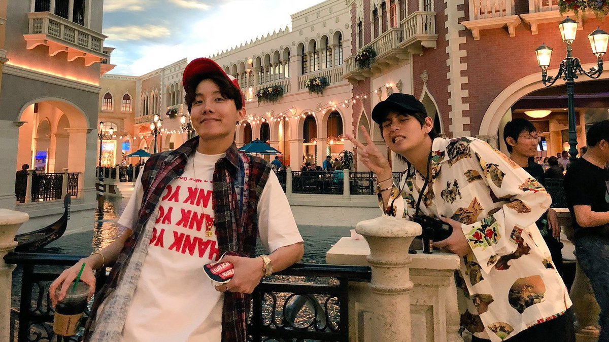 vhope love bot tweet media