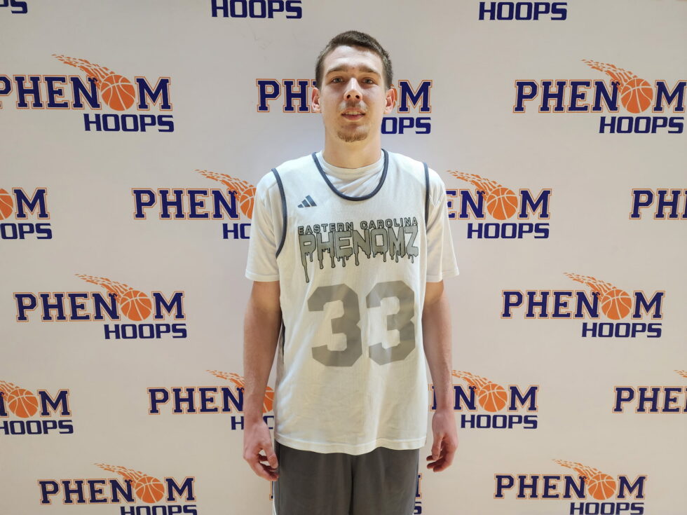 Phenom_Hoops's tweet image. Eyes Up This Summer: Standouts from Phenom QC Showcase #PhenomHoops per @POBScout 

'27 Connor May
'28 Ethan Ofori
'28 Nyshawn Hughes
'27 Mac Habenicht
'27 Braylon Curry

Read: phenomhoopreport.com/eyes-up-this-s…