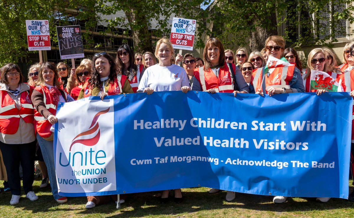 I was with <a href="/CwmTafMorgannwg/">Cwm Taf Morgannwg University Health Board</a> Health visitors, <a href="/UniteWales/">UniteWales</a> members at Westminster today. 

Cwm Taf are trying to avoid paying them the money they are worth and it is completely unacceptable. Speaking closely with them, I reiterated that they had <a href="/unitetheunion/">Unite the union: join a union</a>'s full support.