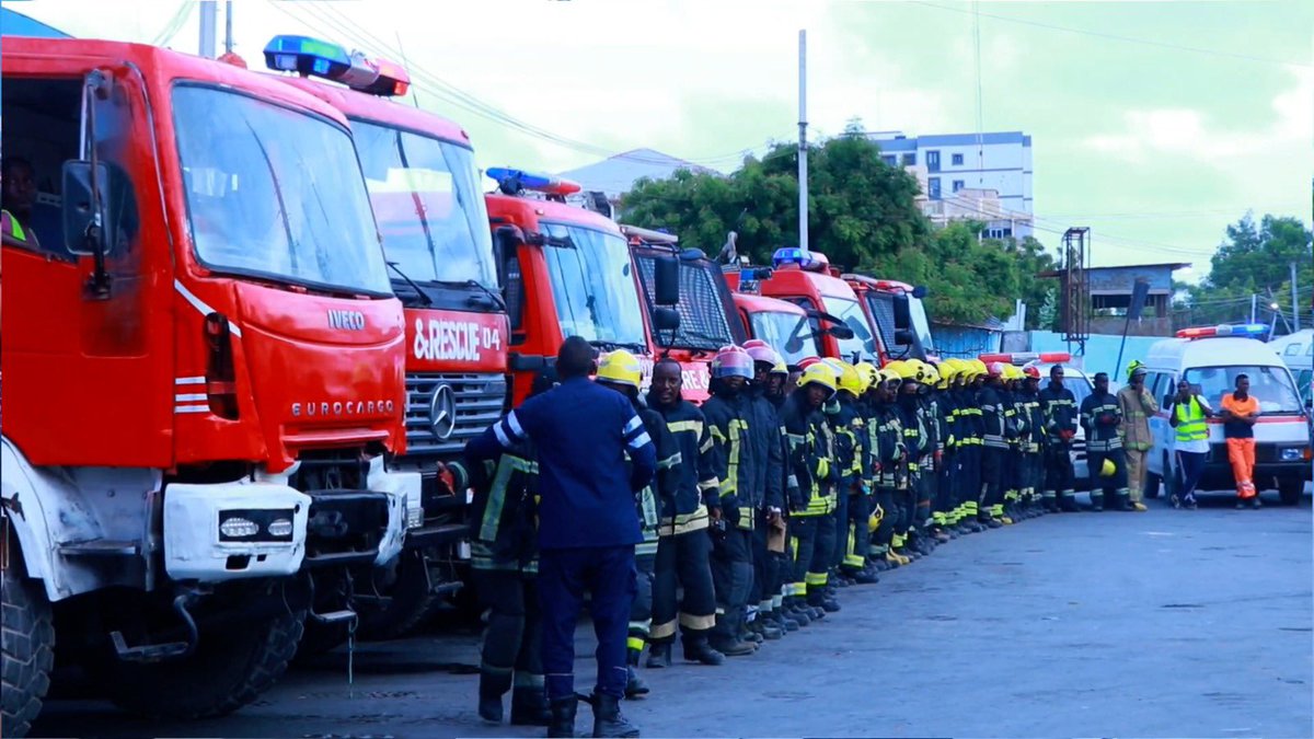 dhoorebbc's tweet image. #PICTURES: #Mogadishu municipality showcased today an emergency and rescue standby team in the event of emergencies and natural disasters such as floods.
