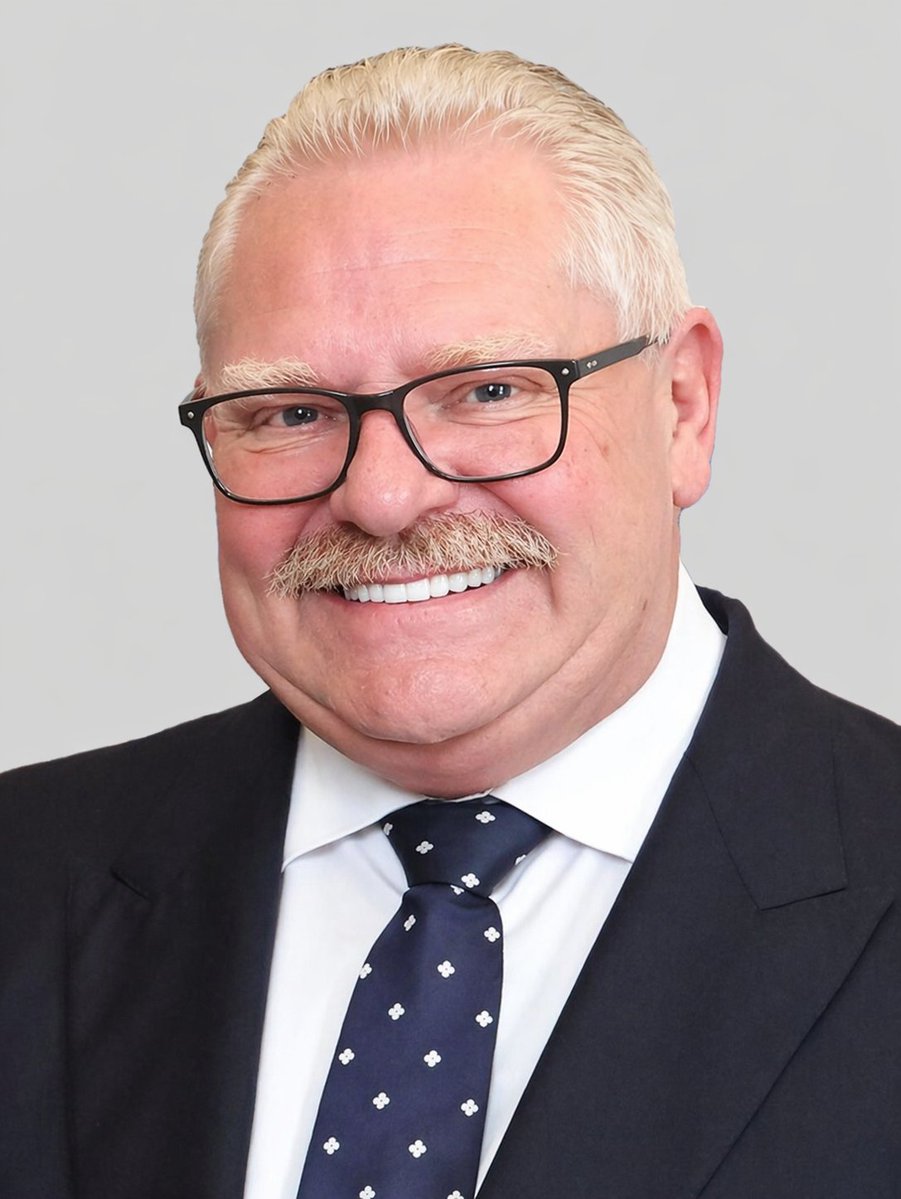 Colin 🔴 tweet media