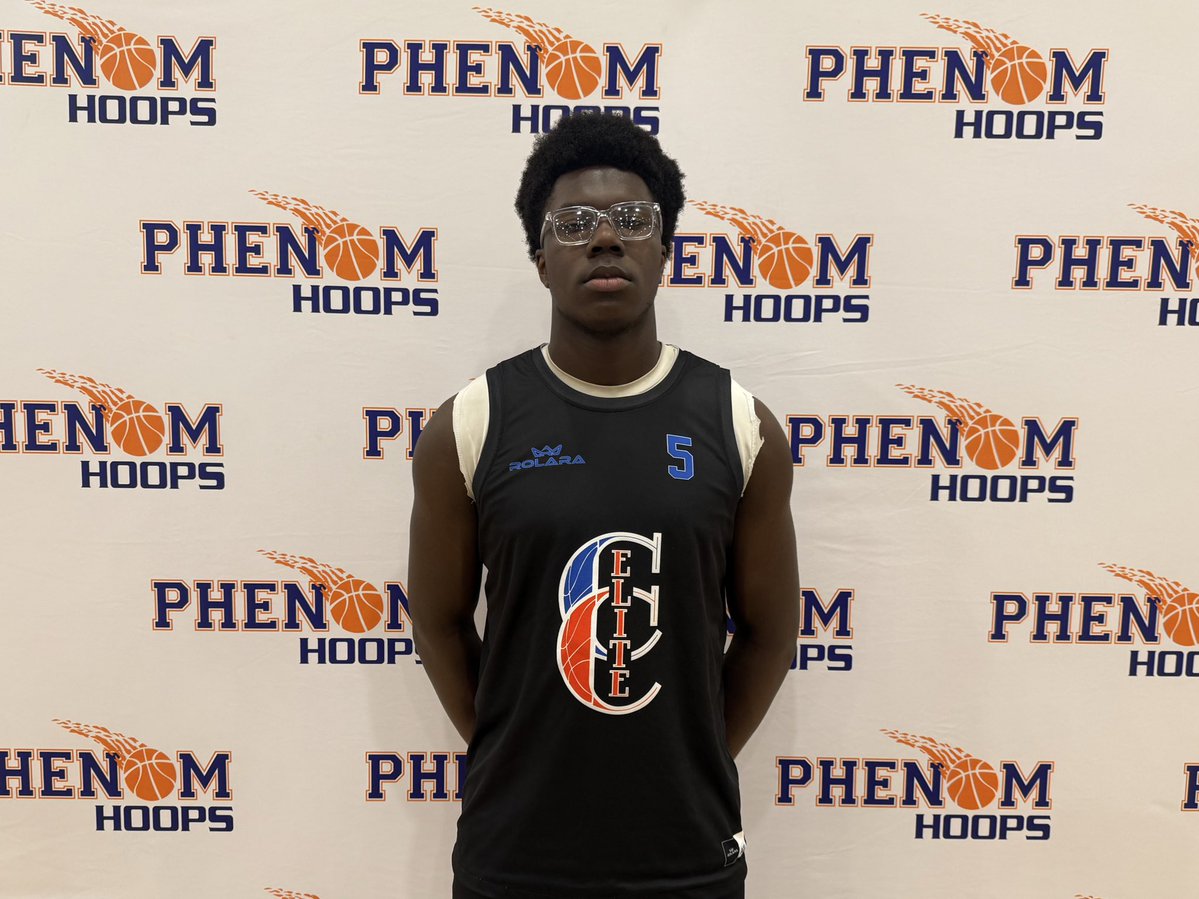 Phenom_Hoops's tweet image. Eyes Up This Summer: Standouts from Phenom QC Showcase #PhenomHoops per @POBScout 

'27 Connor May
'28 Ethan Ofori
'28 Nyshawn Hughes
'27 Mac Habenicht
'27 Braylon Curry

Read: phenomhoopreport.com/eyes-up-this-s…