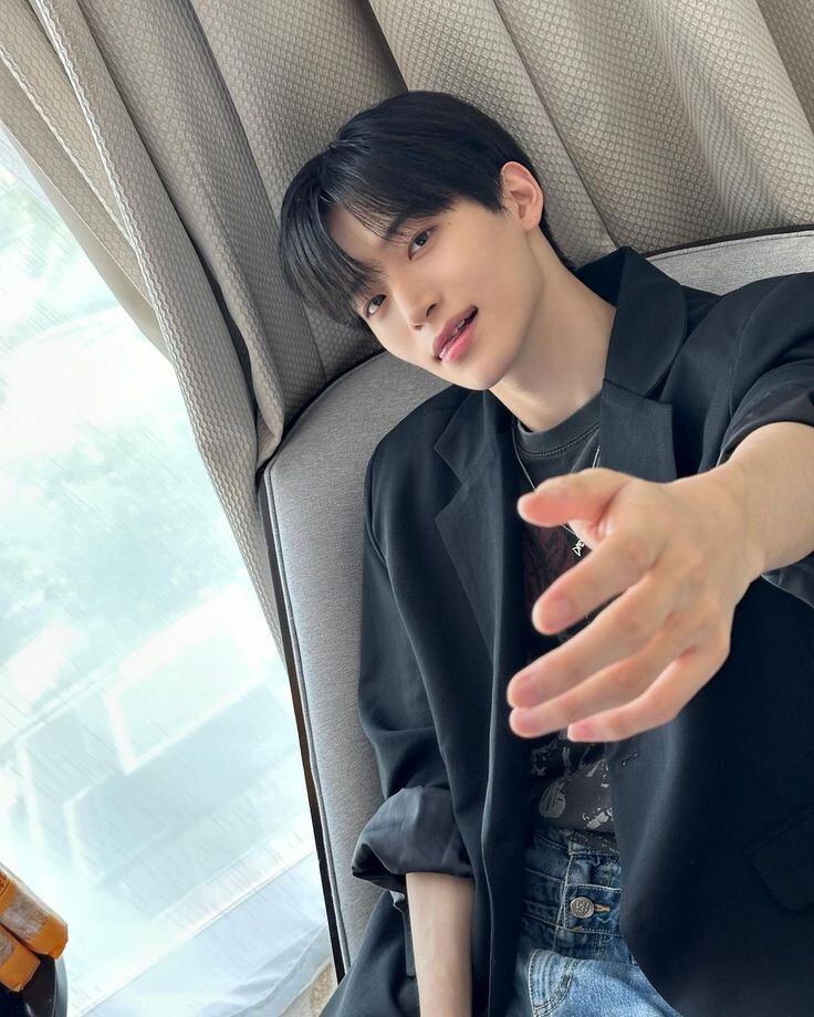 selfolssi ♤ tweet media