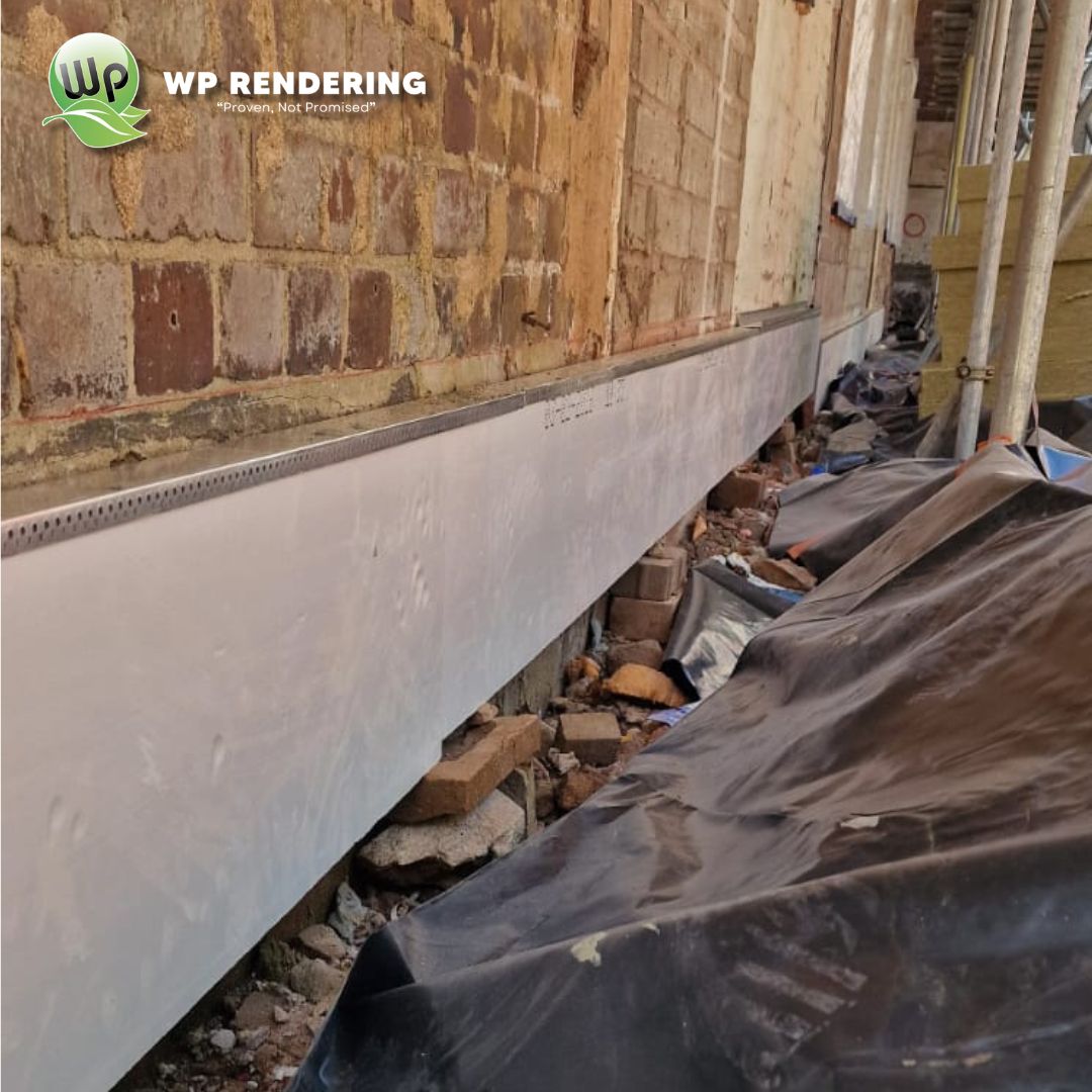 WpRendering's tweet image. 🧱 Lichfield update - work continuing on the Old Library Building

This detail allows insulation below the damp course without bridging it, helping meet PAS 2030 standards &amp;amp; fully encapsulate the EWI system correctly.

📞 01684 567183
🌐 wprendering-plastering.co.uk

#Lichfield #EWI