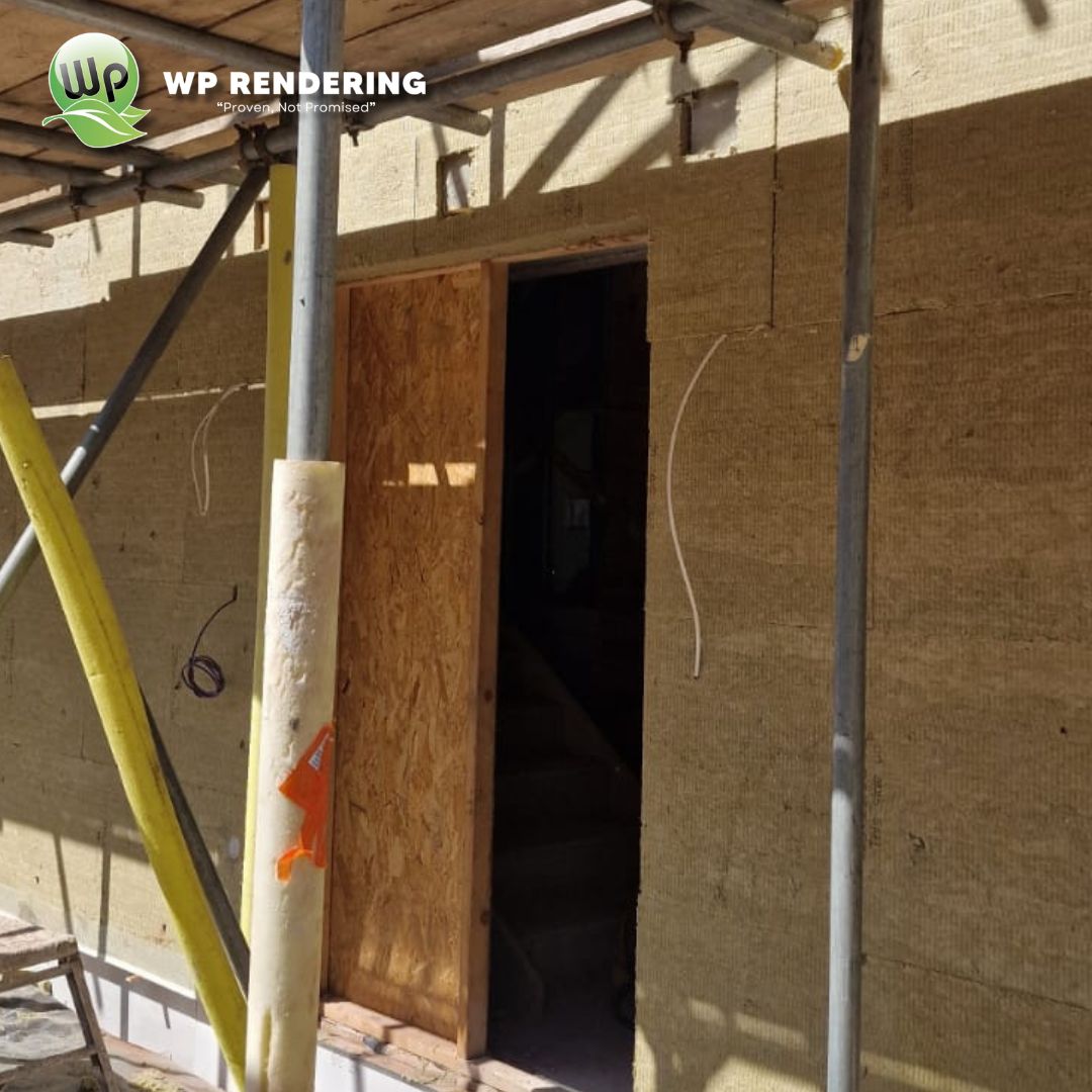 WpRendering's tweet image. 🧱 Lichfield update - work continuing on the Old Library Building

This detail allows insulation below the damp course without bridging it, helping meet PAS 2030 standards &amp;amp; fully encapsulate the EWI system correctly.

📞 01684 567183
🌐 wprendering-plastering.co.uk

#Lichfield #EWI