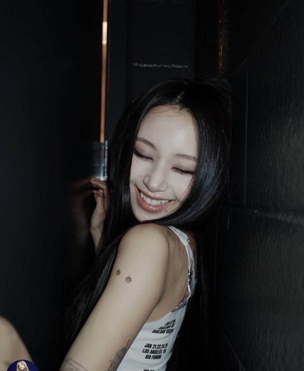 chaeyoung pics tweet media