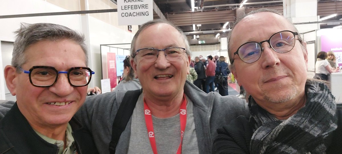 BrancheFOcom's tweet photo. Congrés Confédéral FO à Dijon, Régis est notre 1er adhérent retraité chez iliad, volontaire à l'organisation. Bravo. entouré de Fréderic et Gérard. #FOCOM #forceouvriere #telecoms #Free #freemobile #ccnt https://t.co/2ybnTUEhBw