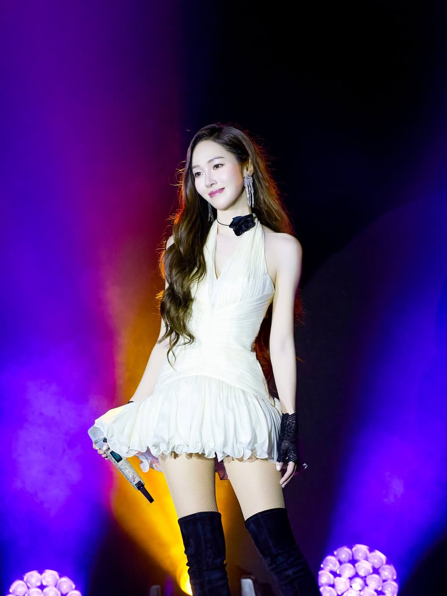 220cmjessica tweet media