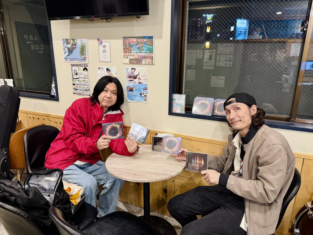 MATSU_ALLIANCE's tweet image. 『divine』レコ発ワンマンに向けて、本日は安斎さんと2人ぼっちリハ😅

みなさんもアルバム聴き込んで、こっちへおいで🤭

【6/6(土)@渋谷O-EAST】
▼最後のチケット先行予約です🫡
red-hot.ne.jp/play/detail.ph…
※ 4/27(月)23:59〆

#LASTALLIANCE #divine