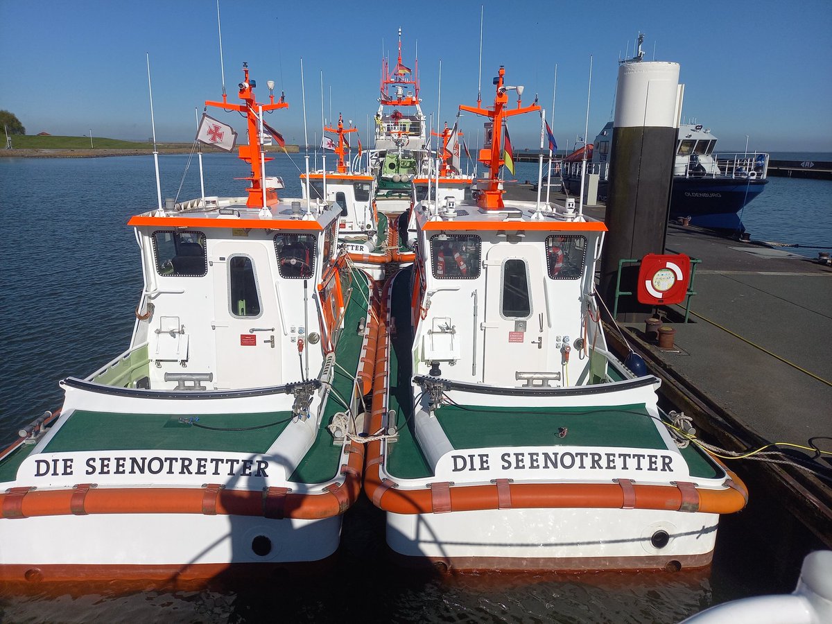 TeetrinkenderSeenotretter tweet media