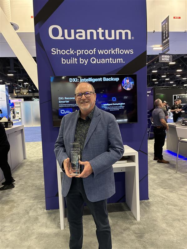 Quantum tweet media