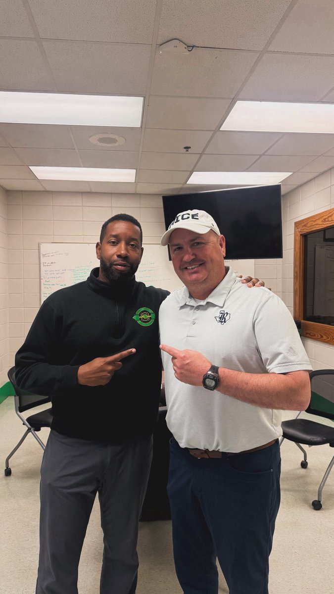 CoachMobleyWMHS's tweet image. Appreciate @coachkay713 @RiceFootball for stopping by to inquire about the state of @WMIndiansFB  and our up and coming recruits. A true high school coaching legend from his days at Northshore !—much respect for what he’s done for our game. #AllisWell