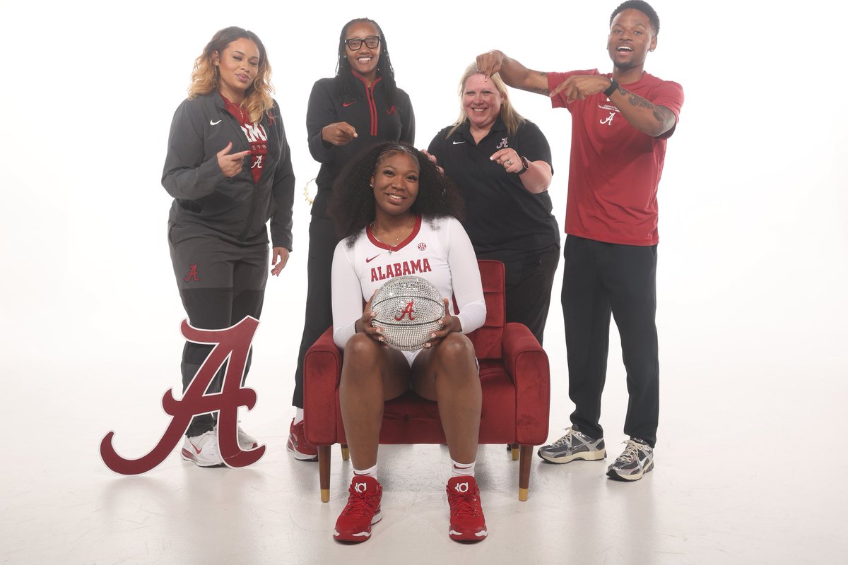 caitlin_staley's tweet photo. Blessed to announce my commitment to the University of Alabama‼️ #committed #Rolltide🐘❤️ Romans 8:18🙌🏾 https://t.co/YNEV4lAN33