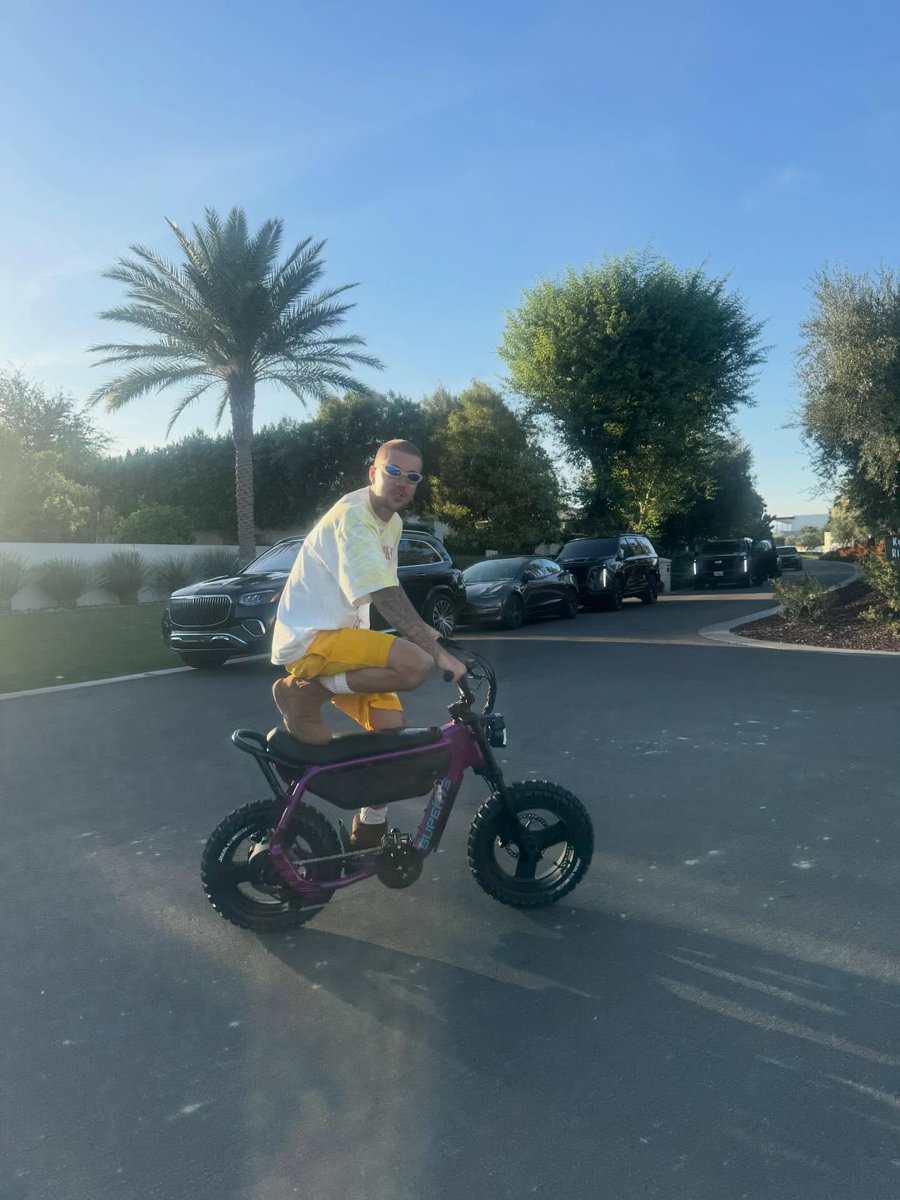 Justin Bieber tweet media