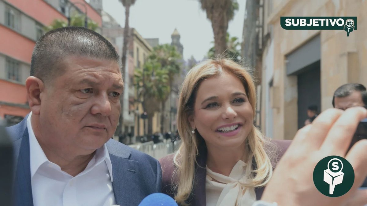 SubjetivoMx's tweet image. #República ⚠️ Tiene Chihuahua un abogado huizachero en la fiscalía estatal

@Claudiashein exhibió que el fiscal cambió su declaración sobre los agentes de EU muertos en Chihuahua. El caso ya escaló: investigan si hubo violaciones a la Constitución…

 👇🏼
subjetivo.mx/fiscalia-chihu…