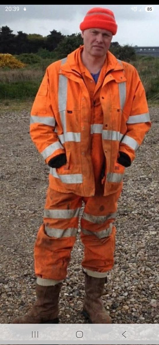 HivizScruffs's tweet image. Internet browsing 
##buckbootz 
#hiviz