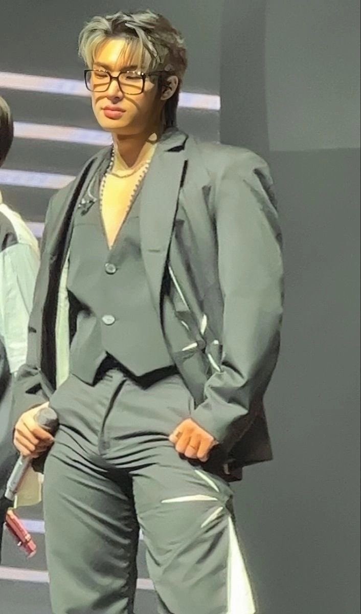 n01likemingi's tweet photo. mg thighs send tweet https://t.co/GTY9jRMT9y
