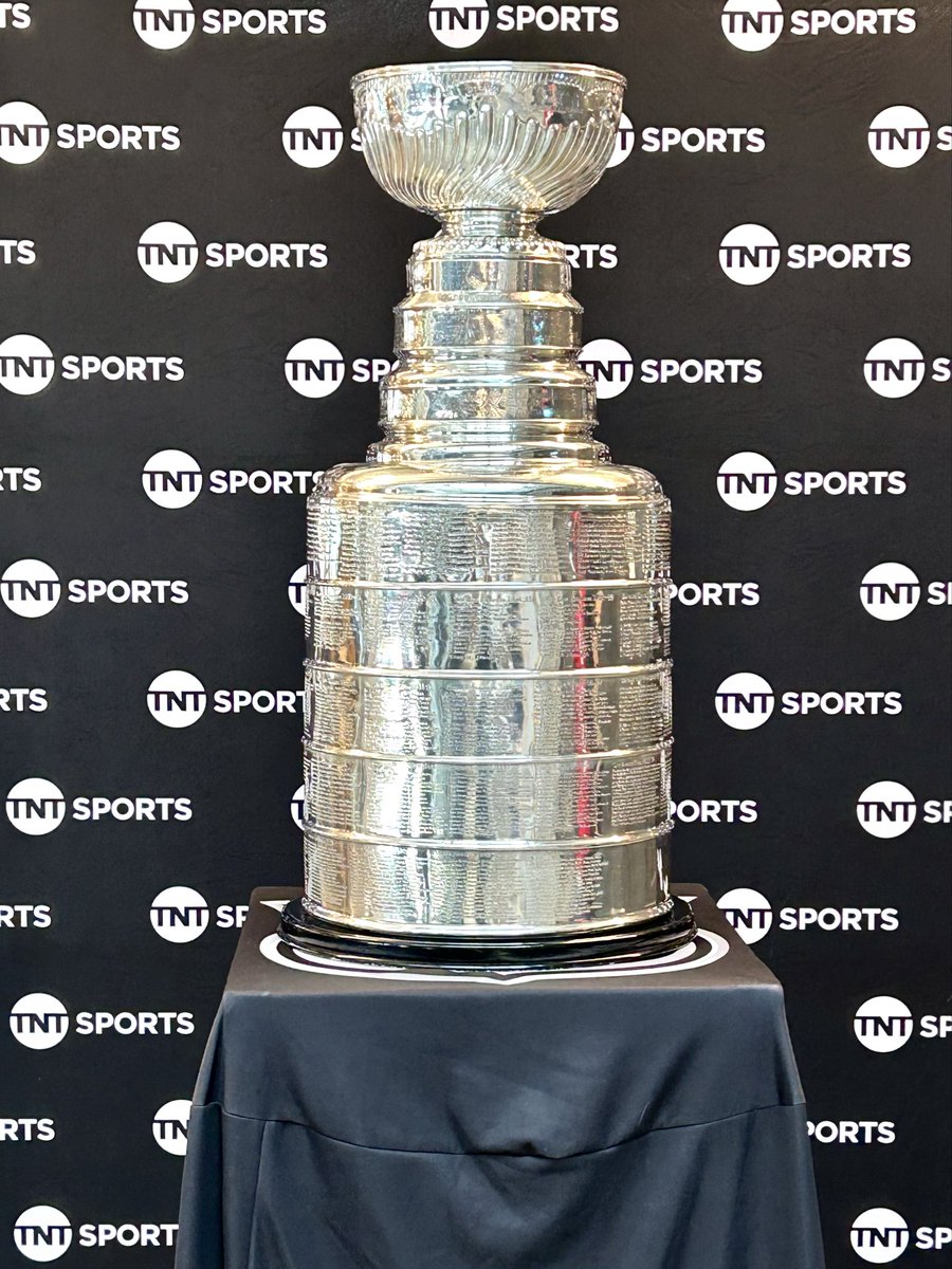 WynnWs's tweet photo. The Stanley Cup at work today 🏆 https://t.co/Mbn20mh5yb